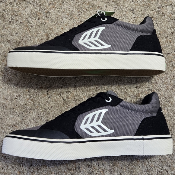 Cariuma Other - NIB Carium Vallely Skate Black Suede Charcoal Grey Cordura Ivory Logo Sneakers